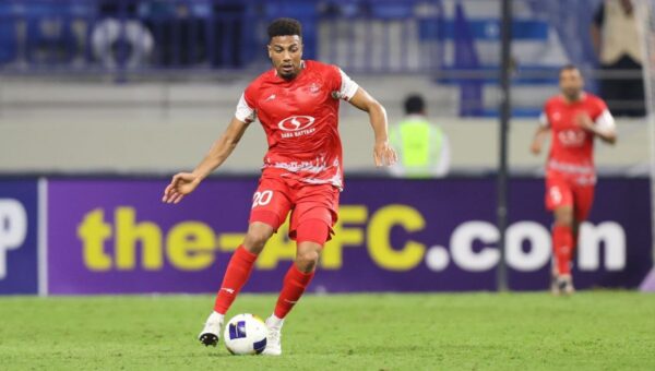 عکس  مقصد غیرمنتظره مدافع خارجی پرسپولیس