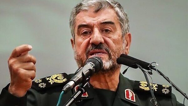 ببینید  عزیزجعفری: روسها به موشکهای ما احتیاج دارند و آنها دقت موشکی ما را ندارند