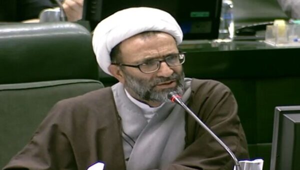 انتقاد عضو هیئت رئیسه مجلس از مصوبه دولت درباره قیمت بنزین/ شرط برای پیوستن به CFT خلاف قانون مجلس است