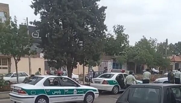 ببینید  تعقیب و گریز قاچاقچیان سوخت در جاده بندرعباس به میناب