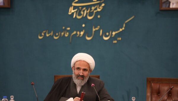شرط عجیب نماینده نزدیک به جبهه پایداری برای پیوستن به CFT / پژمانفر: رای من به دو فوریت CFT  اشتباه ثبت شد!