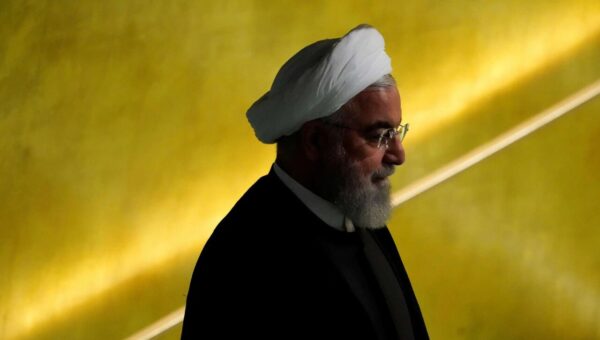 حسن روحانی: نباید بگوییم در شرایط فعلی نمی‌توانیم با دنیا مذاکره کنیم/ می‌توانیم هم نجنگیم هم تسلیم نشویم
