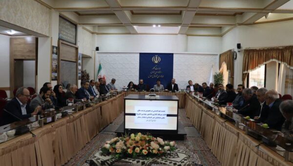 فرماندار و معاون استاندار سمنان بر آمادگی کامل برای جذب سرمایه‌گذاری و توسعه زیرساخت‌ها تأکید کردند