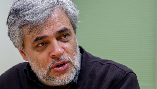مهاجری: تندروهای اصولگرا فقط بلدند داد بزنند و فحش بدهند/ شاید افراد دیگری هم باشند که به اشغال سفارت آمریکا معترض‌اند، اما از ترس تهمت‌ها، سکوت کردند