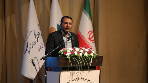 تجلیل از نامداران فرهنگی و هنری، استمرار مسیر امید در چهارمحال و بختیاری
