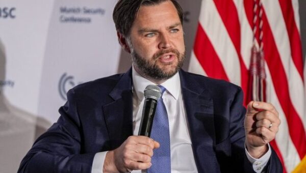 ونس: حمله به تاسیسات هسته‌ای ایران بدون ورود به درگیری طولانی در خاورمیانه بود