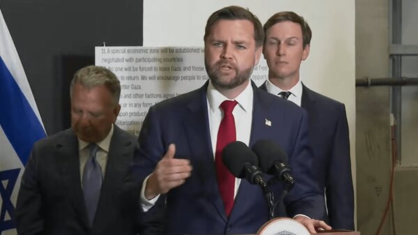 ببینید  نظر جدید معاون ترامپ درباره نقشه آمریکا برای تغییر رژیم در ایران!