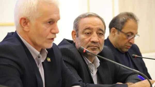 دستور وزیر ورزش و جوانان در بازسازی ورزشگاه علی دایی اردبیل