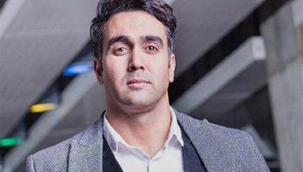 عکس  استایل بازیگر ایرانی در سانتیاگو برنابئو برای تماشای الکلاسیکوی امشب!
