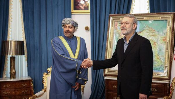 استقبال  گرم علی لاریجانی از وزیر کشور عمان+ تصاویر