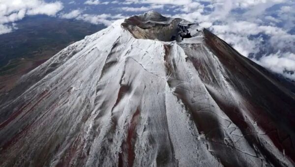 ببینید  فیلمی از هواپیمای اختصاصی ترامپ بر فراز کوه فوجی