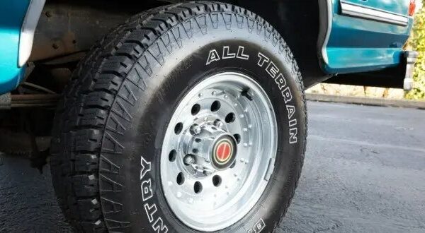 لاستیک «AT» چیست و چرا برای جاده آسفالت نامناسب است؟