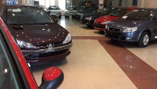 سقوط دسته‌جمعی قیمت‌ها در بازار خودرو/ آخرین قیمت پژو، سمند، کوییک، شاهین و تارا + جدول