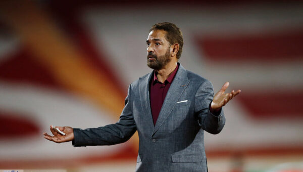 ببینید  ماجرای یکی از جنجالی‌ترین دیالوگ‌های تاریخ فوتبال ایران از زبان فیروز کریمی: گفتن آدم‌خوار به یک بازیکن سیاه‌پوست!