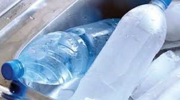 هشدار کیهان به جوانان: آب یخ نخورید، می میرید/ بیاییم با مراقبت از خود، اطرافیانمان را به دردسر نیندازیم