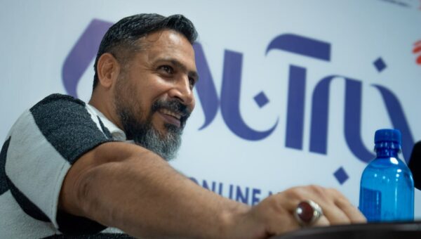 قلیان می‌کشم اما نه دزدم نه هیز!