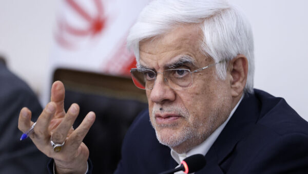 واکنش عارف به خودسوزی جوان اهوازی و درگذشت یک روزنامه‌نگار؛ هشدارهای اجتماعی را نشنویم، بحران دامن همه را می‌گیرد