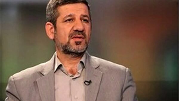 خاطره فعال اصولگرا از وعده ناهار با خاوری در بانک ملی/ یک روز برای ناهار دعوتم کرد؛ اتاق بزرگی داشت و چفیه هم انداخته بود