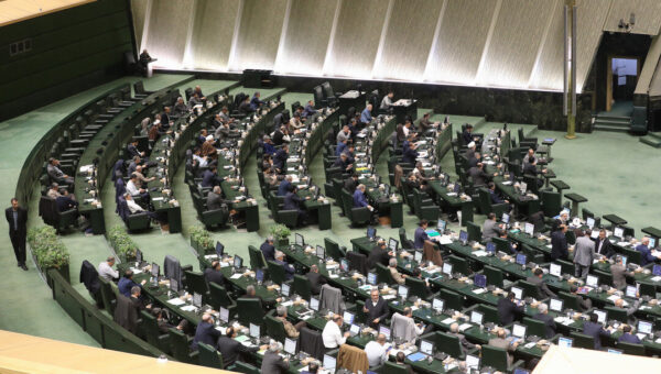 درخواست ۵۷ نماینده مجلس درباره افزایش حقوق کارگران نسبت به تورم/ لزوم تسریع در پرداخت حق بیمه درمان تکمیلی بازنشستگان کشوری