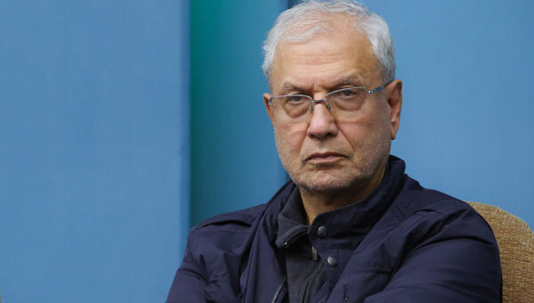 انتقاد علی ربیعی از ادامه فیلترینگ در کشور؛ این چه سیاستی است که هم مردم را ناراضی می‌کند و هم حافظ امنیت نیست/ ۸۵ درصد از فیلترشکن استفاده می کنند