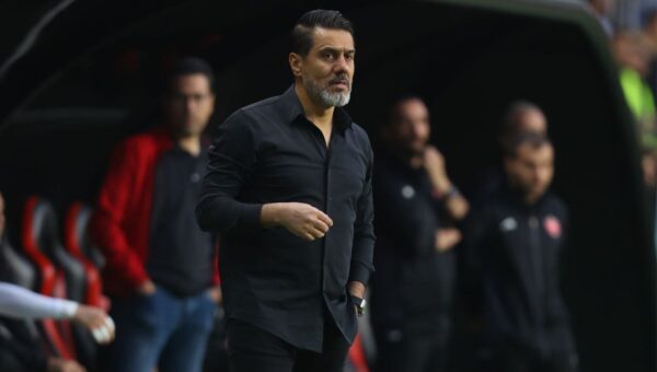 عکس واکنش افشین پیروانی به توهین هواداران پرسپولیس به استقلالی‌ها