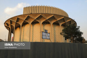 دیوید ممت به سالن سایه رسید/ «زندگی در تئاتر» در تئاتر شهر روی صحنه می‌رود