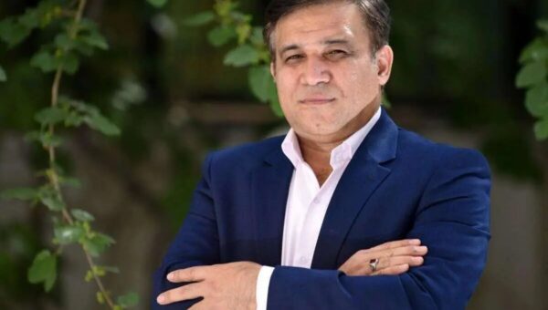 حمله شدید روزنامه اصولگرا به علی تاجرنیا بخاطر استفاده از نام “تاج” برای تیم استقلال