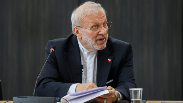 روایت منوچهر متکی از دوران تحصیل در هندوستان؛ شاهد «چهار راه استانبول» و خرید و فروش ارز در کف خیابان، در این کشور با یک میلیارد جمعیت نبودیم!