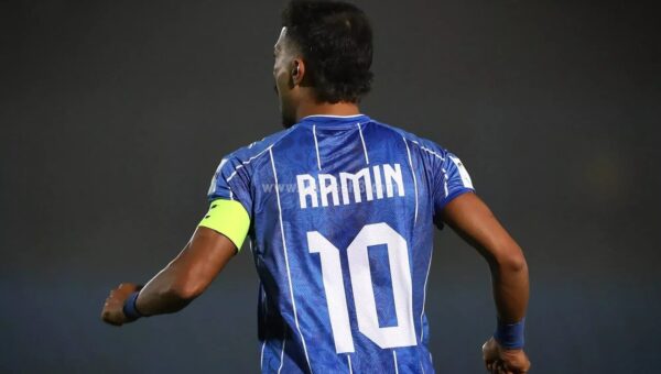 عکس استایل ویژه رامین رضاییان روی نیمکت استقلال