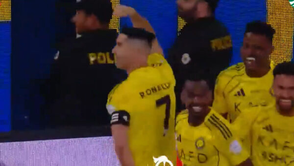 ببینید  رقص عربی رونالدو پس از زدن گل پیروزی‌بخش النصر