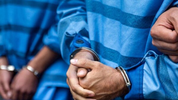 ببینید  دستگیری بیش از هزار شرور در غرب تهران