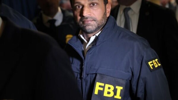 تسویه حساب در اف‌بی‌آی؛ افشای قرار شبانه پاتل با یک زن، سبب اخراج یک مقام ارشد شد / پول مالیت‌دهندگان برای نامزدبازی یک مقام دولتی