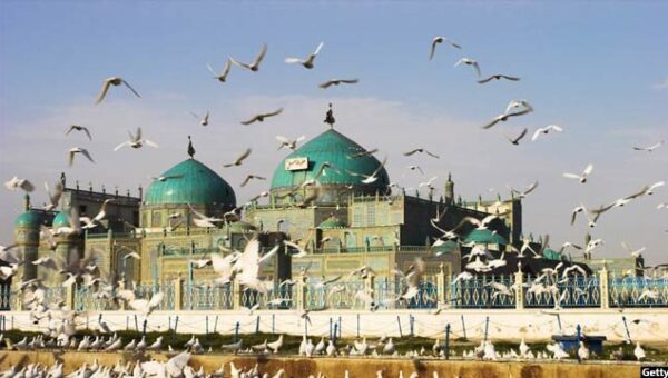 ببینید  خسارت زمین‌لرزه به بنای تاریخی روضه سخی مزارشریف