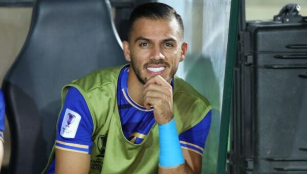 مدافع جام جهانی دیده استقلال چسبیده به نیمکت!