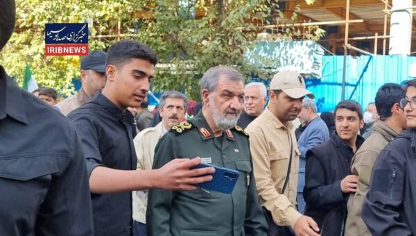 ببینید  محسن رضایی: آمریکا و اسرائیلی‌ها مثل سگ هار، عوعو می‌کنند!