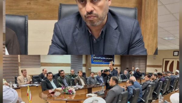 بیش از ده هزار نفر از مردم انقلابی، دانش‌آموزان و اقشار مختلف مردم در این راهپیمایی شرکت کردند