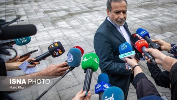 روایت پکن از رایزنی «وانگ یی» و «عراقچی» درباره برنامه هسته‌ای ایران