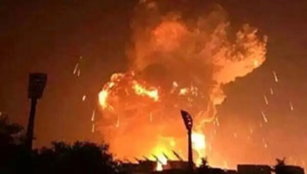 ببینید  اولین تصاویر از انفجار مهیب در کشمیر