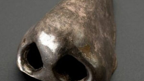 آموزش روش درست «پروتز بینی» توسط حضرت محمد (ص)