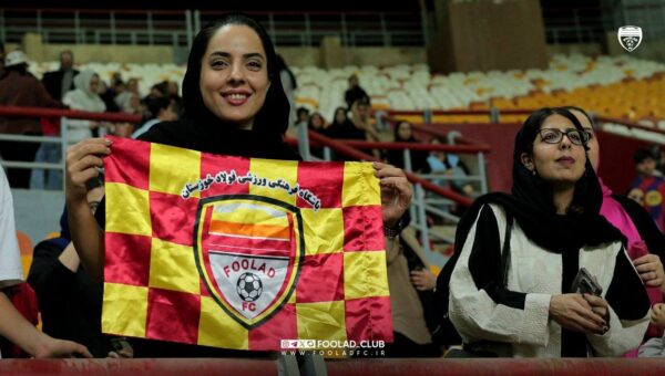 تصاویری از اولین حضور زنان اهوازی در ورزشگاه