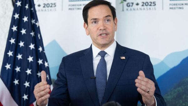 ببینید  وزیر خارجه آمریکا: چین سریع‌ترین تقویت نظامی تاریخ را انجام می‌دهد