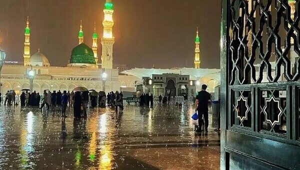 ببینید  مدینه منوره بارانی شد