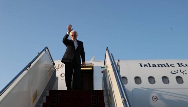 عارف راهی مسکو شد/ کدام وزیر معاون اول را همراهی می‌کند؟