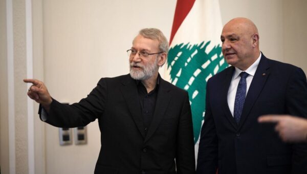 پاسخ دبیرخانه شعام به ادعاهای میشل عون درباره گفت و گو و دیدار با لاریجانی: ویدئوها را منتشر کنید تا حقیقت روشن شود