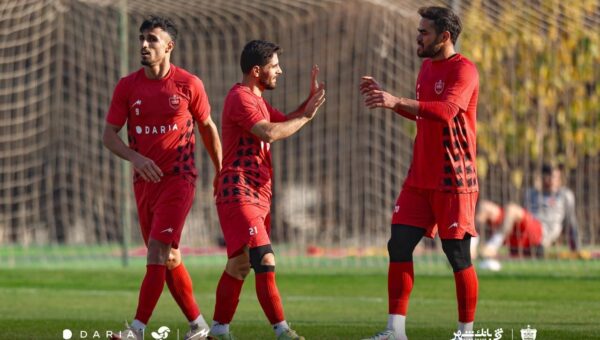 ببینید  گل فوق‌العاده اورونوف؛ لحظه‌ای که نباید از دست بدهید