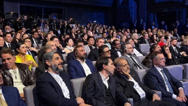 ببینید  جایزه ویژه جشنواره فیلم اوراسیا به مجیدی رسید