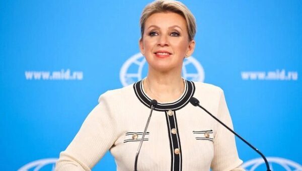 اگر اسرائیل و آمریکا به ایران حمله کنند روسیه کمک نظامی خواهد کرد؟ زاخارووا پاسخ داد: فقط می‌توانم بگویم که…