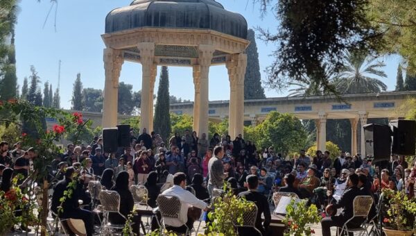 مهمانان جشنواره جهانی فیلم فجر به حافظیه رفتند