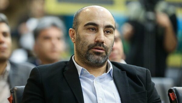 عکس  تصویری زیرخاکی از محسن تنابنده به همراه پدر، مادر، خواهر و برادرش در مشهد در دهه ۶۰