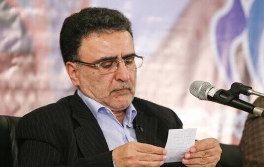 کیهان: این چه زندانی است که تاج زاده از داخل آن با مجله فرانسوی مصاحبه می کند؟